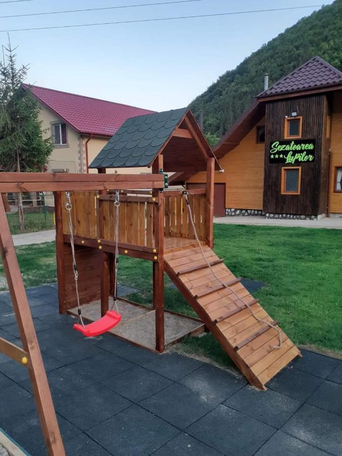 Sezatoarea Lupilor Vila Lepşa Exterior foto